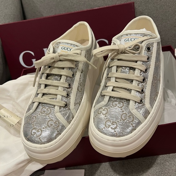 New Gucci Silver Metallic Tennis 1977 Trek GG Monogram Platform Sneakers - Picture 3 of 12